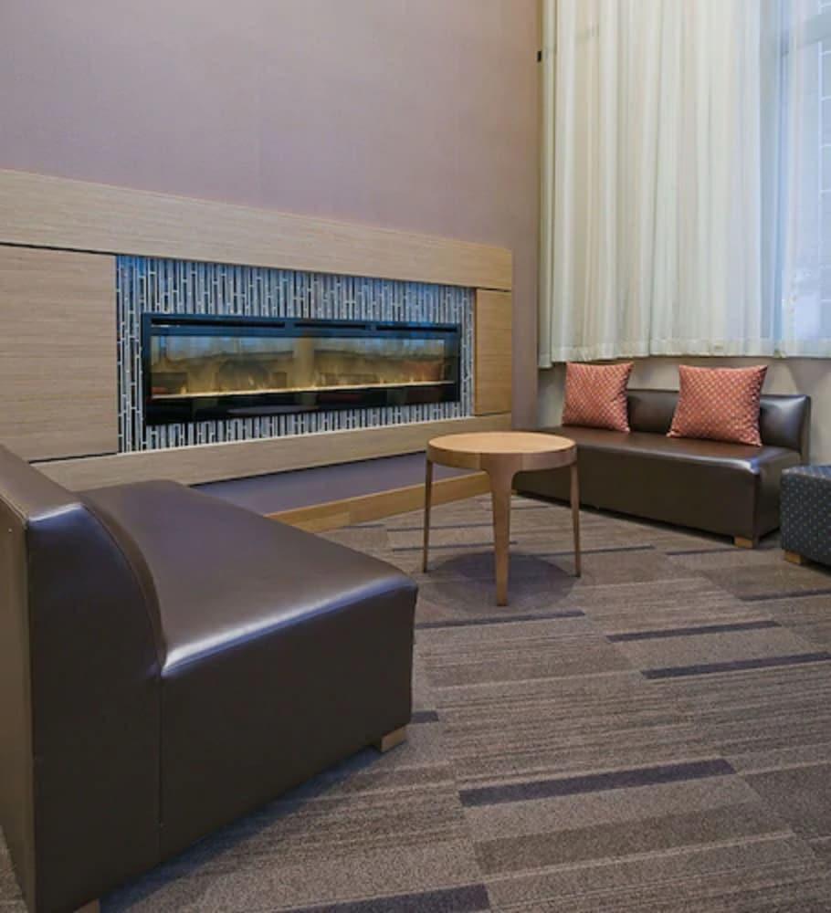 Hyatt Place Bloomington / Normal Екстер'єр фото