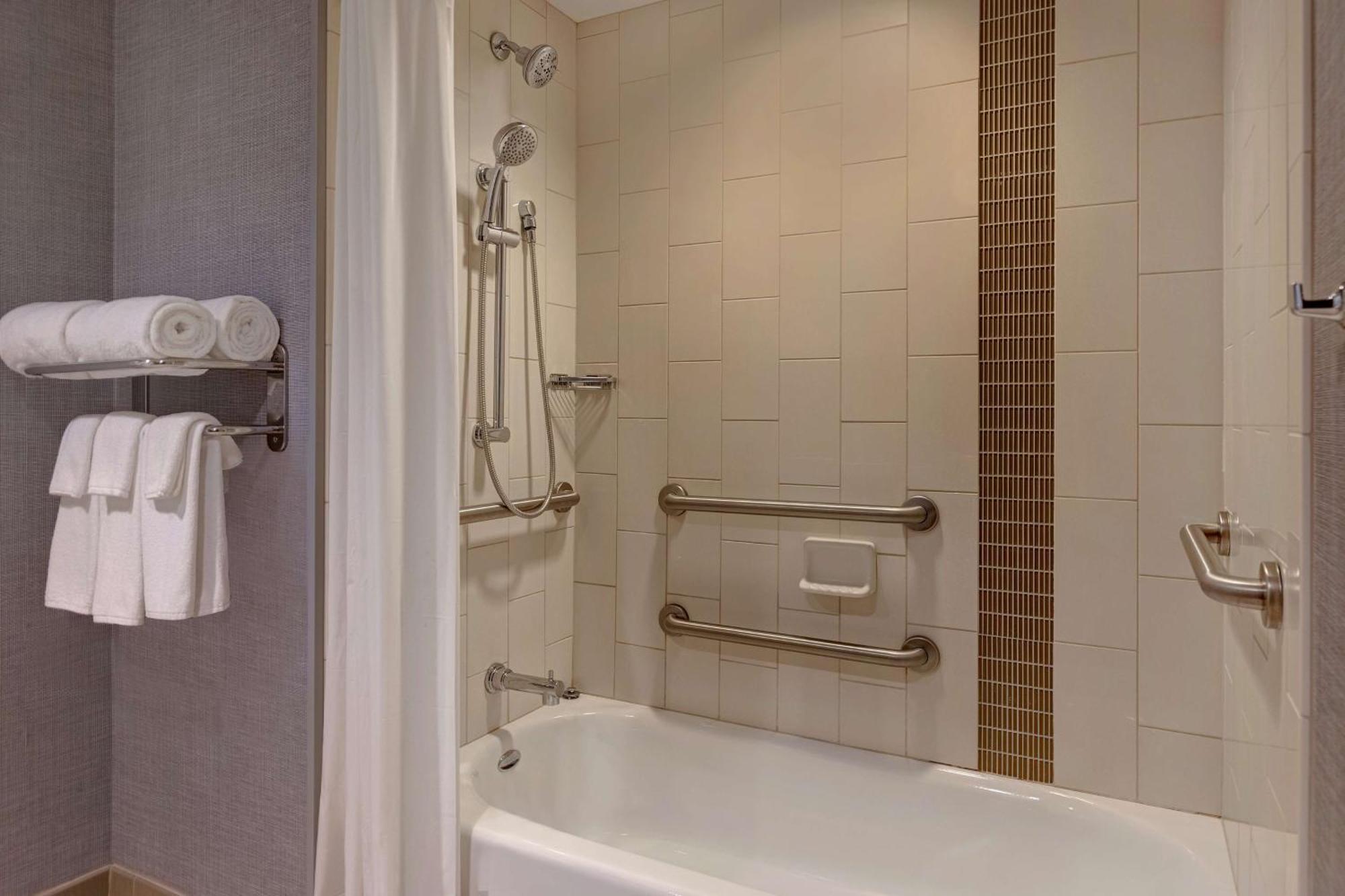 Hyatt Place Bloomington / Normal Екстер'єр фото