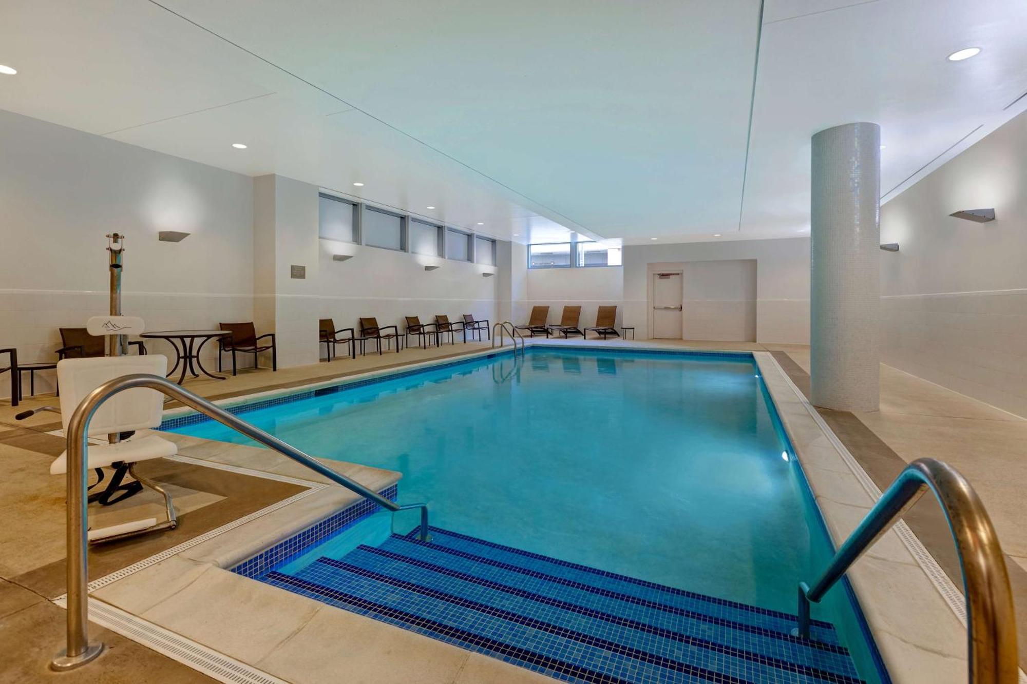 Hyatt Place Bloomington / Normal Екстер'єр фото