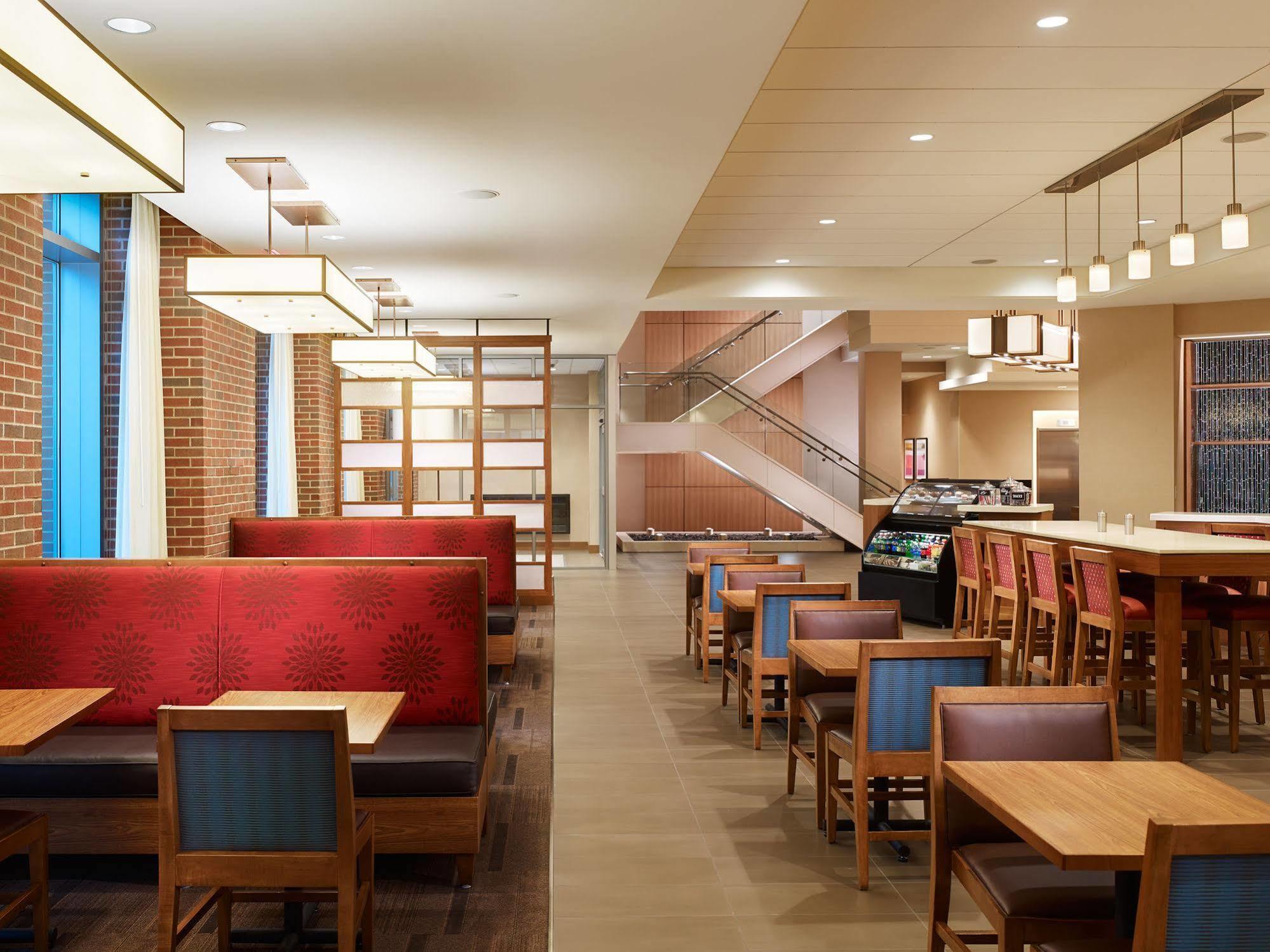 Hyatt Place Bloomington / Normal Екстер'єр фото